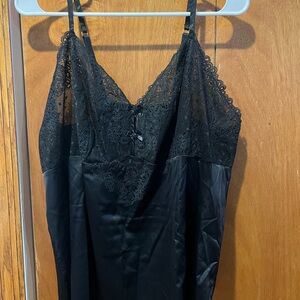 Cacique 2-piece Elegant Black Lace Seriously Sexy Cami and bottoms